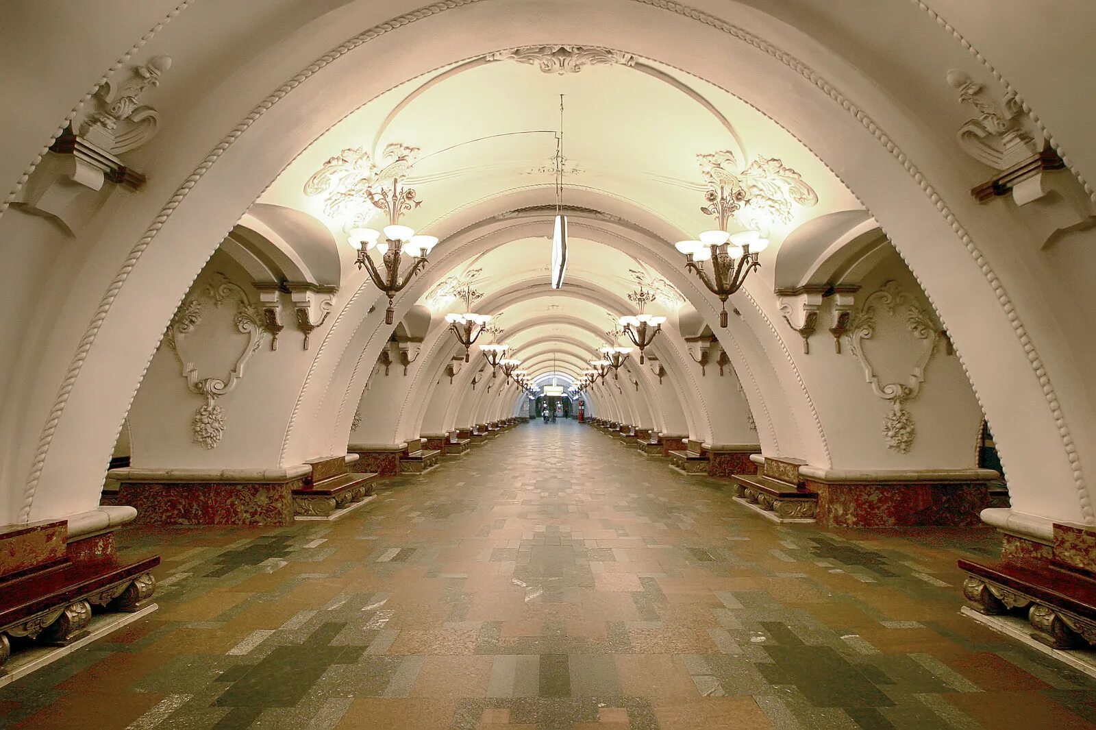 Переход на арбатскую линию