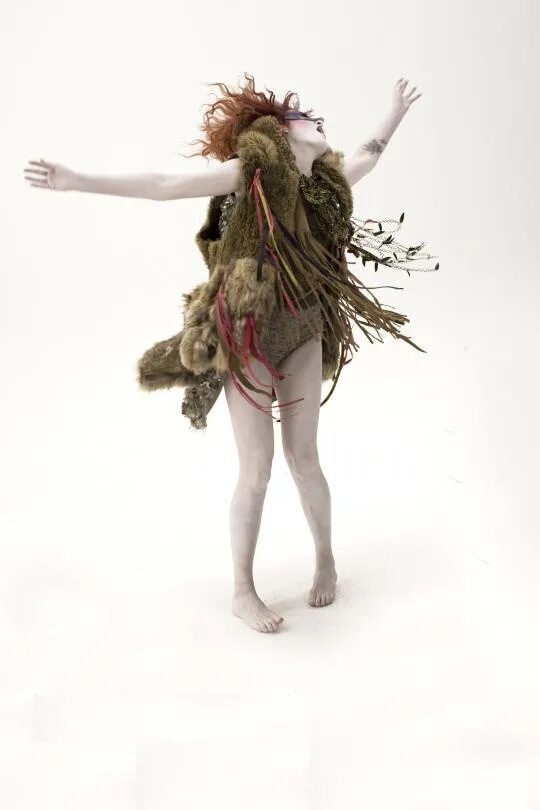 Florence the machine dog days are. Dog Days are over Florence the Machine. Florence and the Machine logo. Dog Days are over Florence the Machine обложка. Florence the Machine Dance Fever.