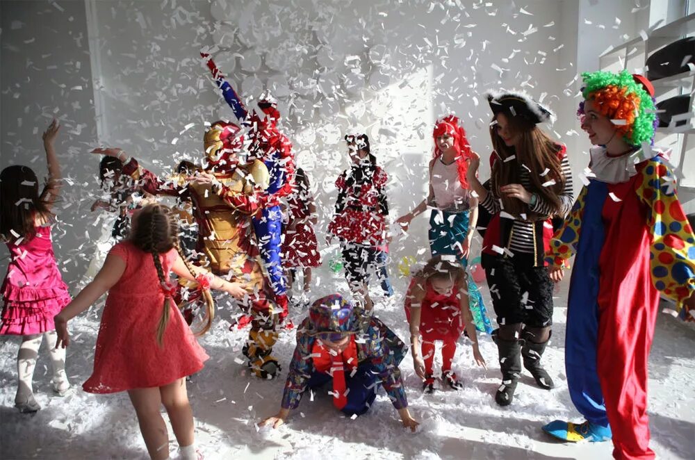 новогодние игры для детей на утреннике. новогодняя вечеринка для детей. интерактивное новогоднее представление для детей. игры на новогоднюю тематику. конкурсы на новый год для детей.