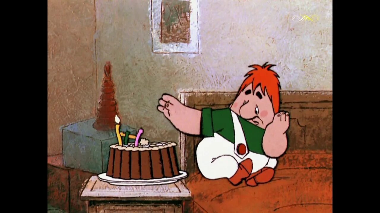 Карлсон свечки. Карлсон с пирогом. Карлсон про пироги. Торт с карлсоном. Карлсон с тортиком.