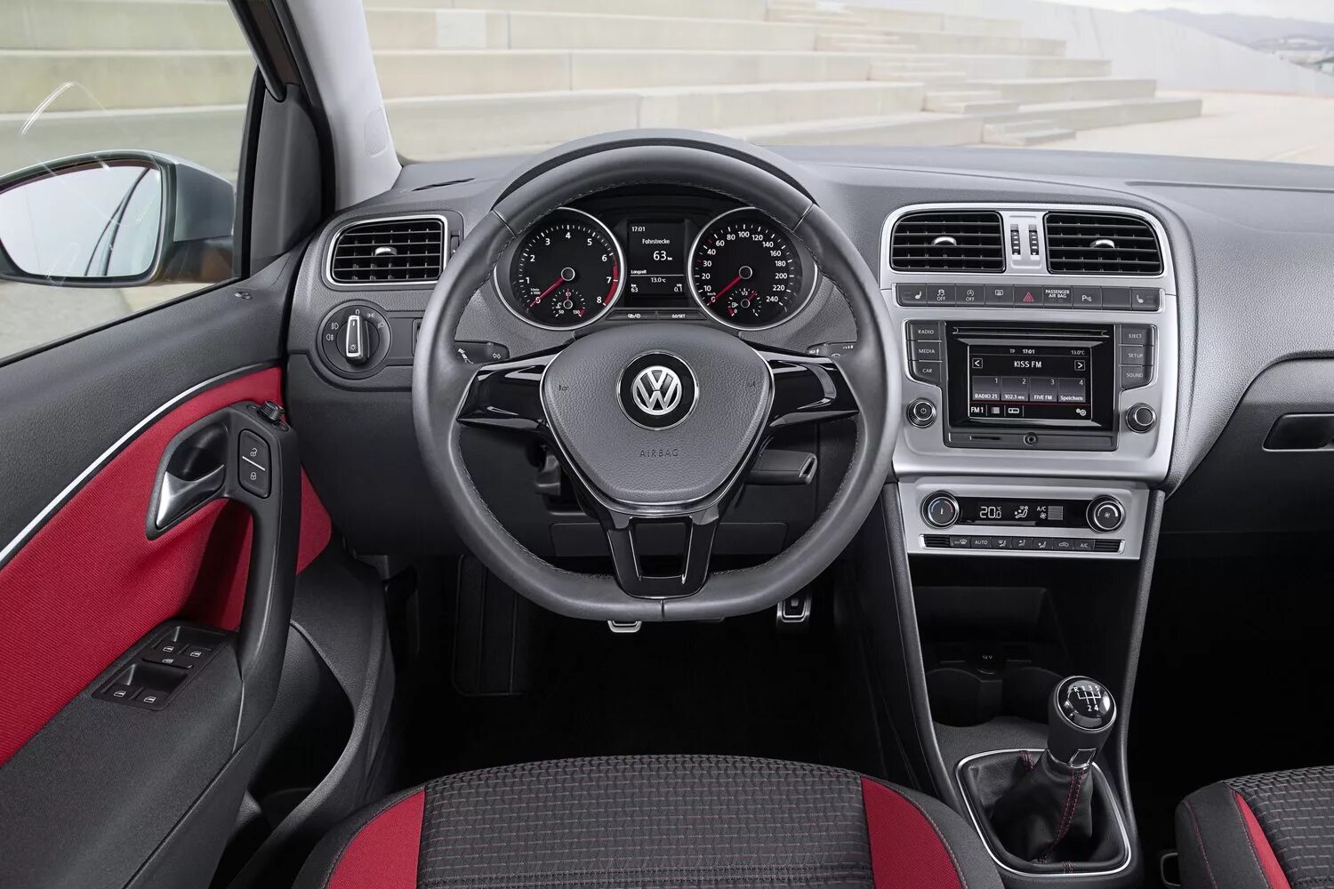 Поло интерьер. VW Polo Hatchback Interior. Фольксваген поло хэтчбек 2014. Volkswagen Polo Hatchback 2014. Volkswagen Polo 2014 салон.