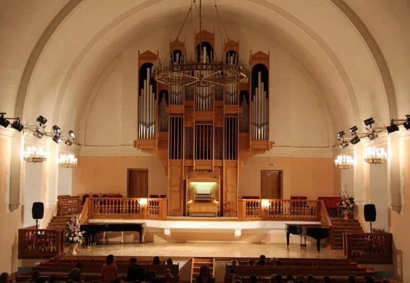 Церковь святого михаила гамбург внутри. Кирха архангельск орган. Лютеранская церковь святой екатерины. Церковь екатерины орган. Андрей коломийцев органист.