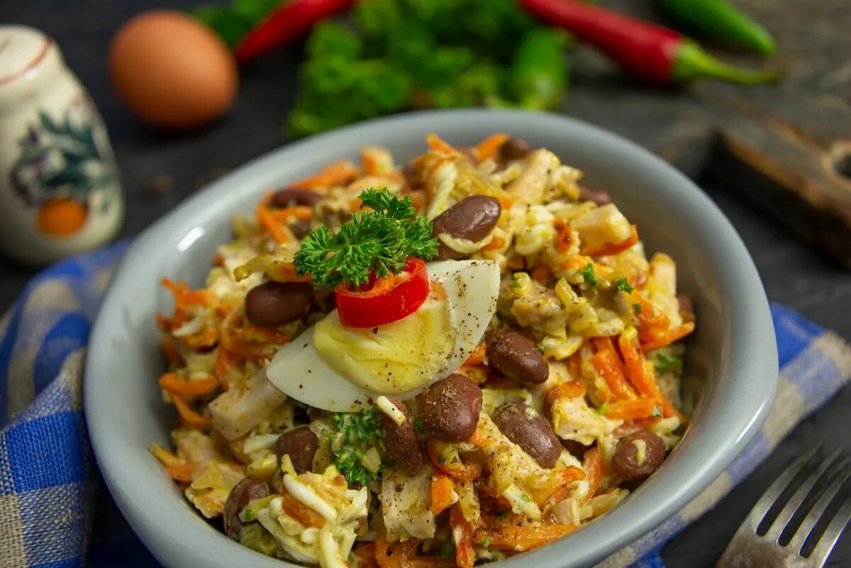 Обжорка с курицей фасолью