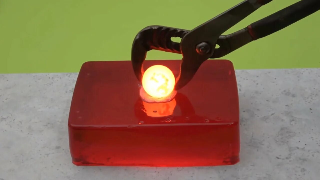 Эксперимент 1000. Experiment glowing 1000 degree metal ball vs jelly. jelly 2025. опыт с металлическим шариком и кольцом.