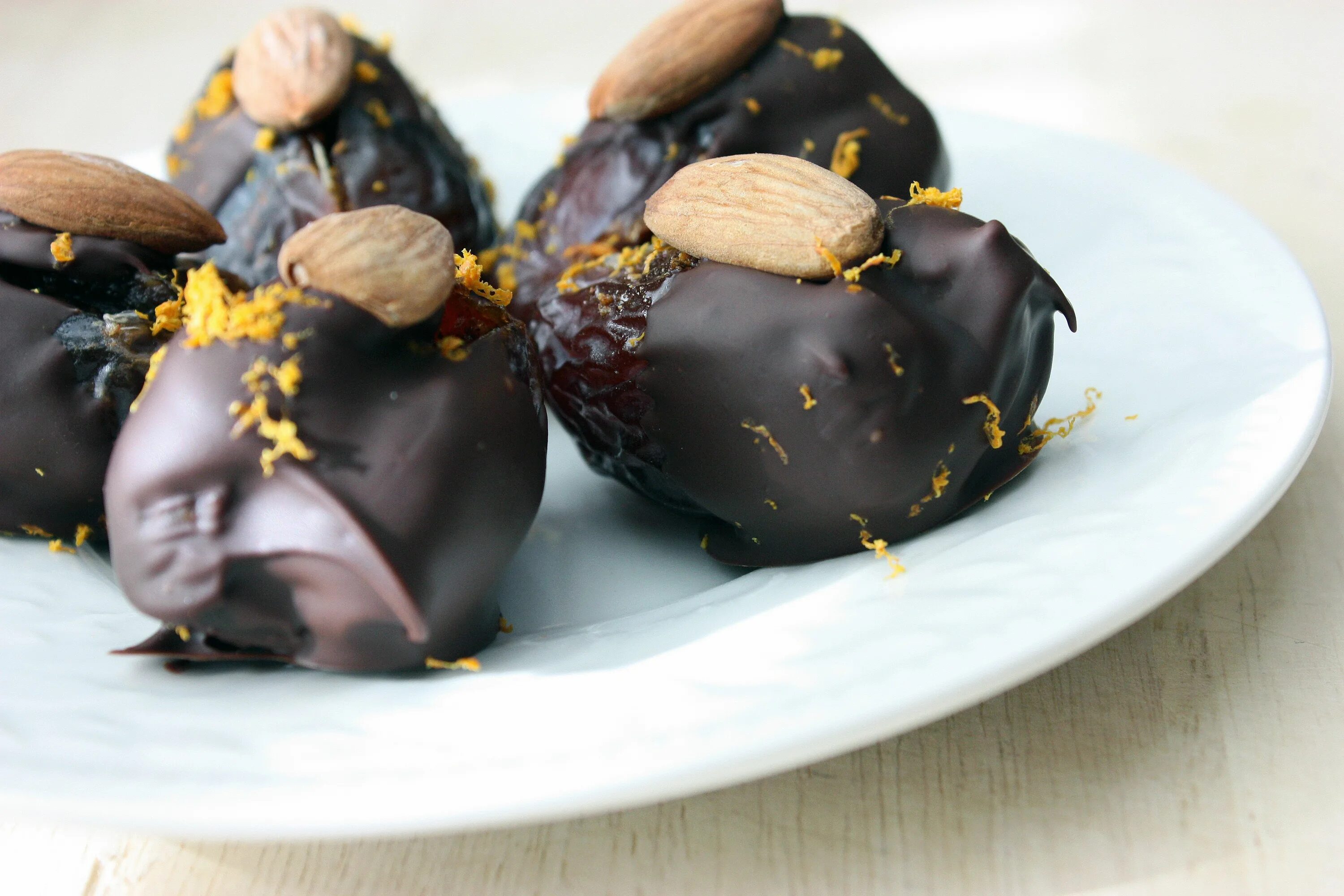 Chocolate dates. Chocolate dates with almond. chocolate dates recipe. almond stuffed dates chocolate. chocolate chocolate date almond.