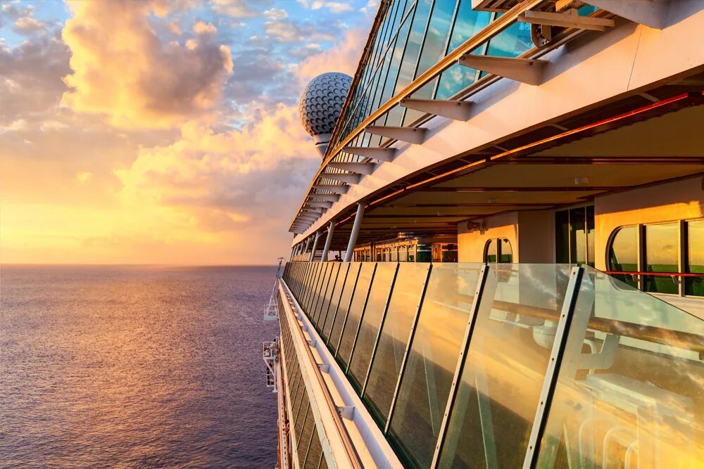 всемирный круиз silversea. круизный лайнер на майорке. Aida perla лайнер. круиз. круиз карибские острова.