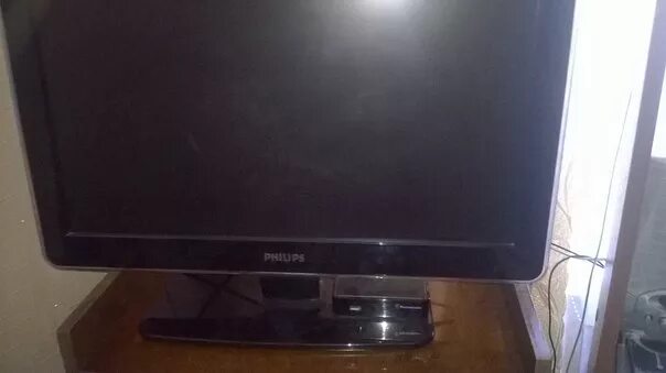 Philips 42pfl3605. Телевизор Philips 42pfl3605/60. 32pfl3605/60 пол экрана. Philips 42pfl3605 индикатор включения. Телевизор филипс выключается