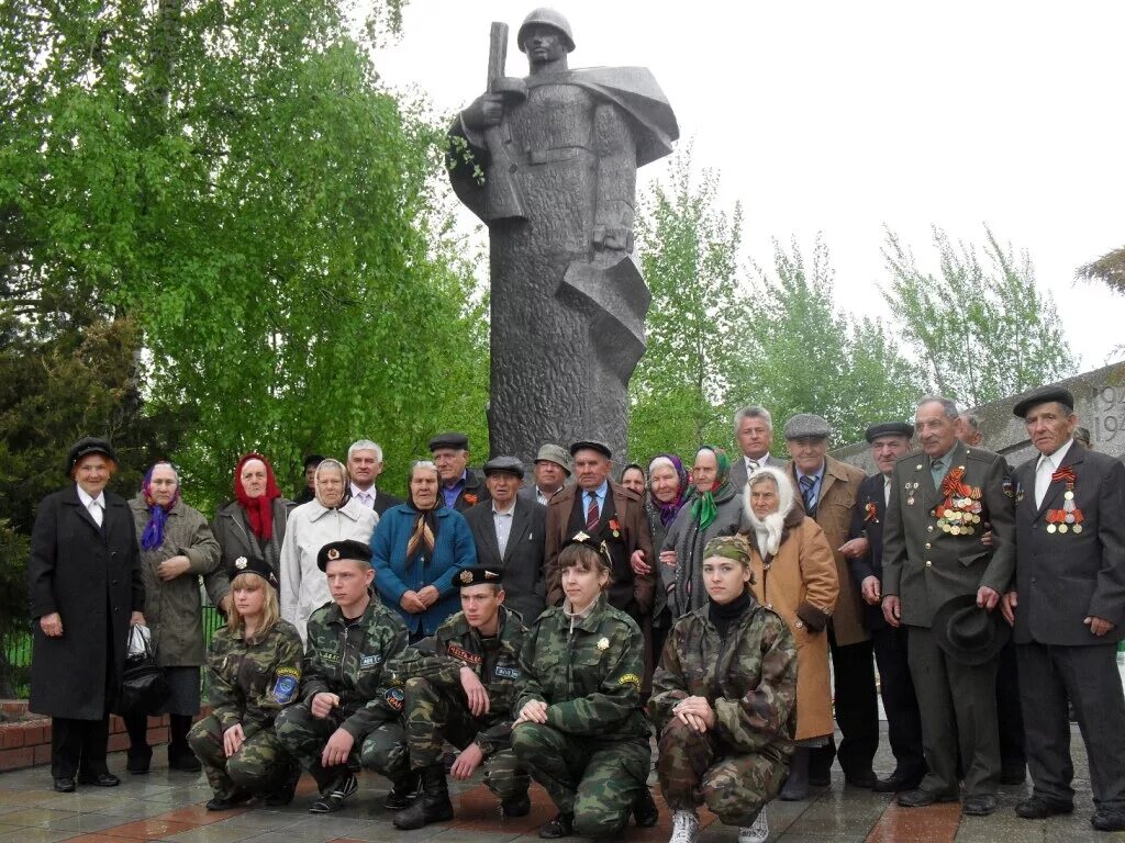 Погода большевик еланского. Большевик Еланский район Волгоградская область. Большевик поселок Волгоградская обл Еланский район. Большевик поселок Волгоградская обл Еланский район школа. П Большевик Волгоградская область Еланский район храм.