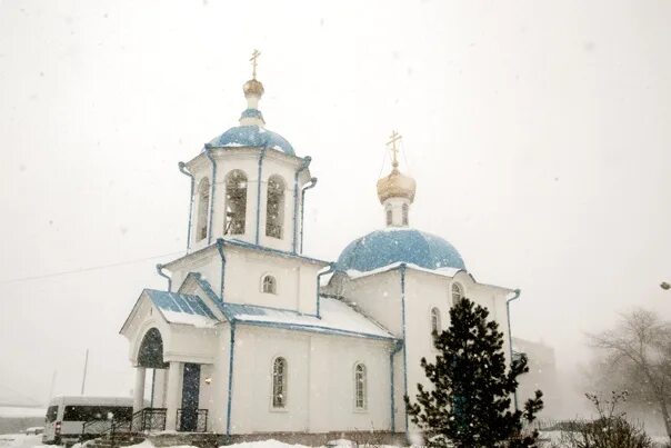 Введенский храм березовка красноярский край. Березовка красноярск храм. Введенский храм березовка красноярский край. Свято введенский храм. Церковь в березовке красноярский край.