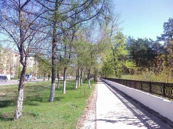 аллея славы дзержинск. парковая аллея дзержинск. аллея влюбленных дзержинский. аллея героев дзержинска нижегородской области. дзержинск нижегородской парковая аллея дом 4.