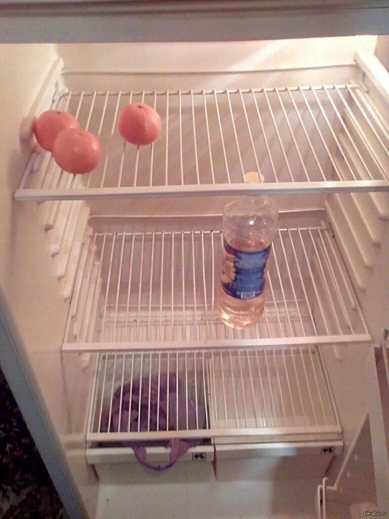 Холодильники нету