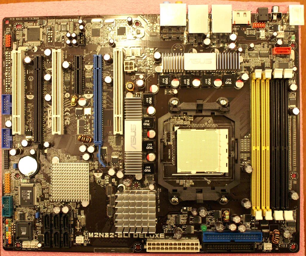 7m n 49m2 n2. ASUS am2. ASUS m2n32-SLI Deluxe. ASUS Deluxe am2. ASUS am2 motherboard.