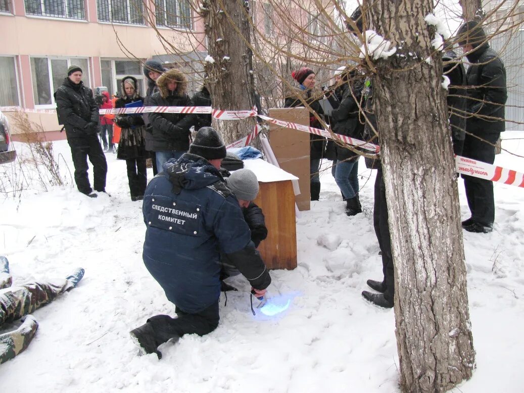 Участие специалиста в следственных действиях. Осмотр местапроисшетсвия. Осмотр места происшествия. Следственный осмотр места происшествия. Осмотр места происшетви.