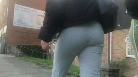 Extremely juicy ass cheeks in light vpl pants 