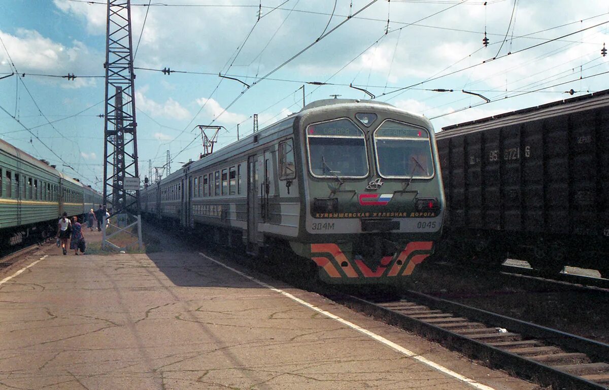 Поезд 23 апреля. Самара электричка эд4м. Эд4мк 0023. Эд4м 2003 год. Эд4м 0045.