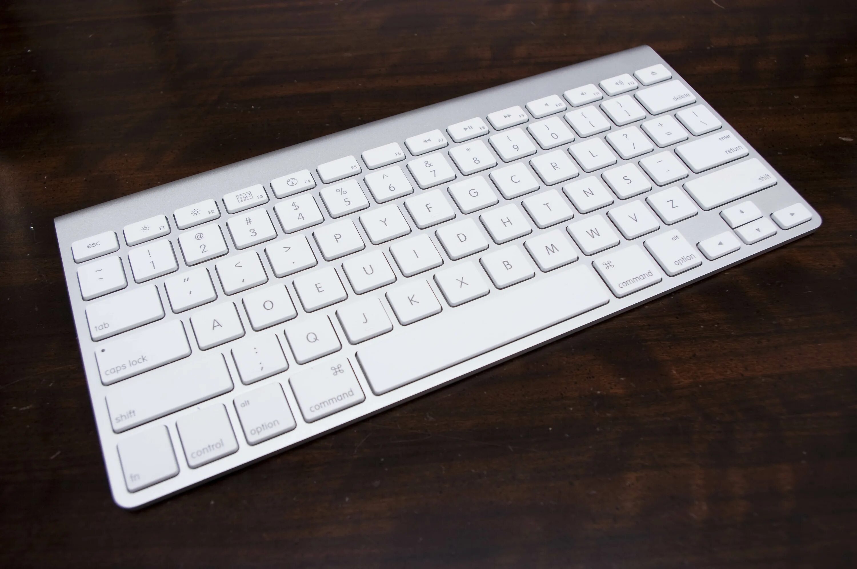 Make keyboard. Apple keyboard 2025. apple wireless keyboard a1314. клавиатура apple a1314 на столе. клавиатура мак.