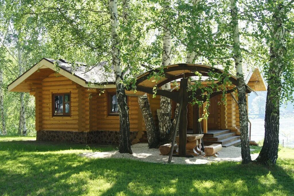 Гостевой двор полесье краснодар. Акташ горный алтай турбазы. Гостевой дом хижина горный алтай. Домик в базе отдыха. Чайка берхино.