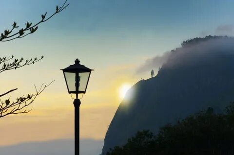Street lamp in fog wallpaper