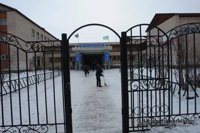 Школа номер 11 северобайкальск вид сверху. Северобайкальск школа№ 1. Северо-байкальская школа. Путинцева 11 школа северобайкальск. Гимназия 5 северобайкальск.