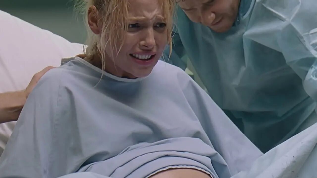 Схватки песня. Кэтрин Хейгл немножко беременна рожает.