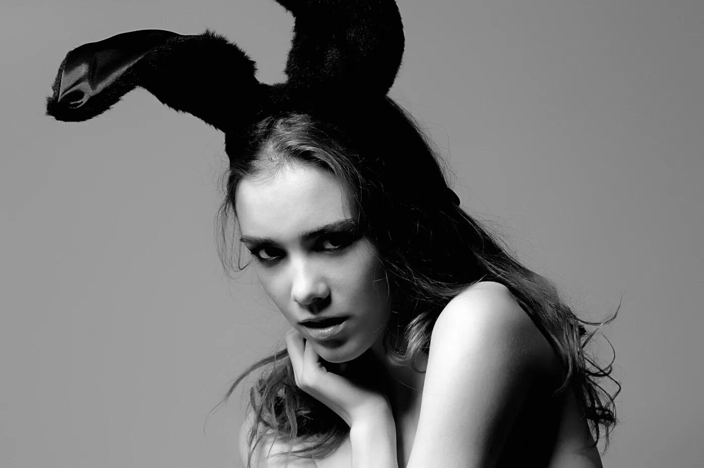 девушка зайчиха. костюм зайки для девушки. девушка зайчиха. девушка зайчик. девочка зайка.