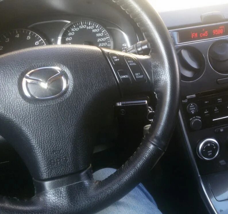 Круиз мазда 6. Круиз контроль Мазда 6. Mazda 6 gg мультируль. Мазда 323 ф круиз контроль мультируль. Кнопки на мультируль Мазда 3 2010.