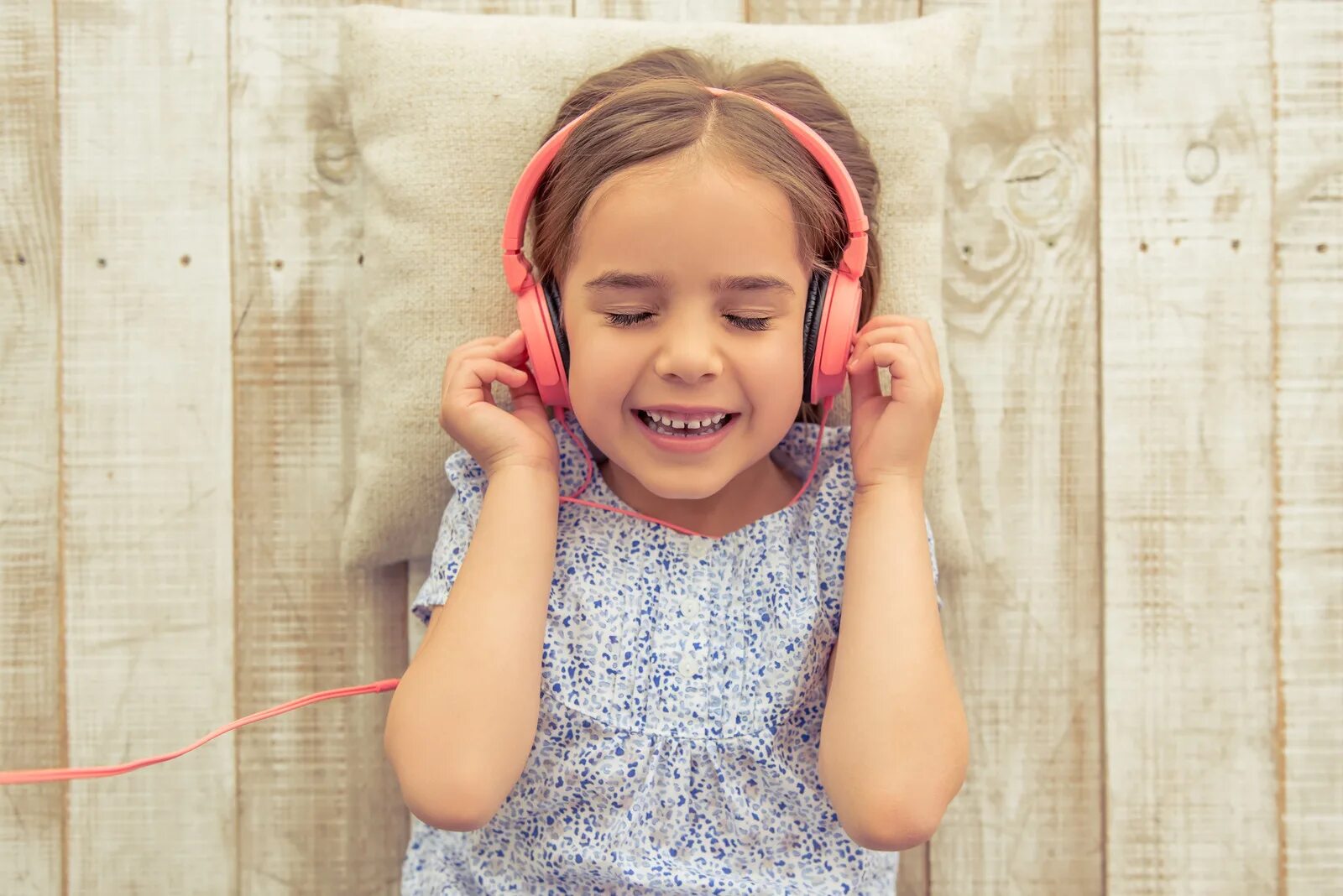 She is listening music