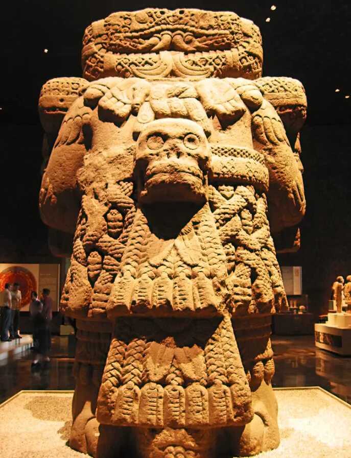 Статуя Коатликуэ Ацтеки. Богиня ацтеков Коатликуэ. Статуя Богини Коатликуэ. Скульптура ацтеков богиня Коатликуэ. Древнейшая монументальная культовая скульптура
