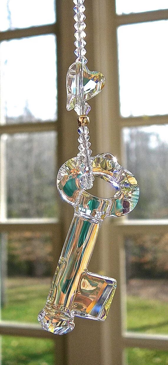 Брелок кристалл. Брелок без украшения. The crystal key. Брелок бутылочка с плавающей фигуркой. Ключ кристалл.