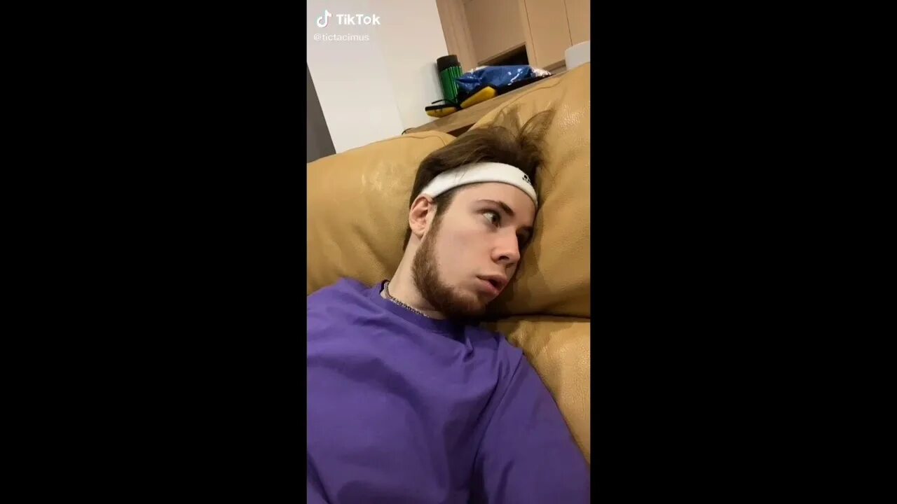 Тик так стример. Тик так стрим сейчас. тик так ютубер смерть. тик так саша.