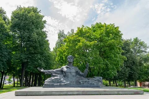 Памятник с а есенину