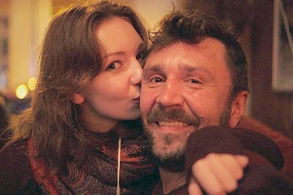 Шнуров девушки. Шнуров девушки