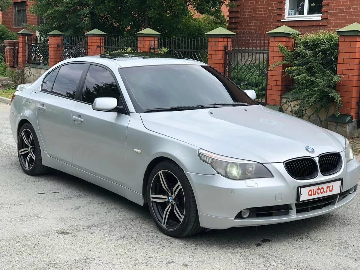 Бмв е60 2.5 бензин. BMW e60 2004. BMW 5 e60 2004. BMW 5 e60 525 i. БМВ 5 е60 2004.