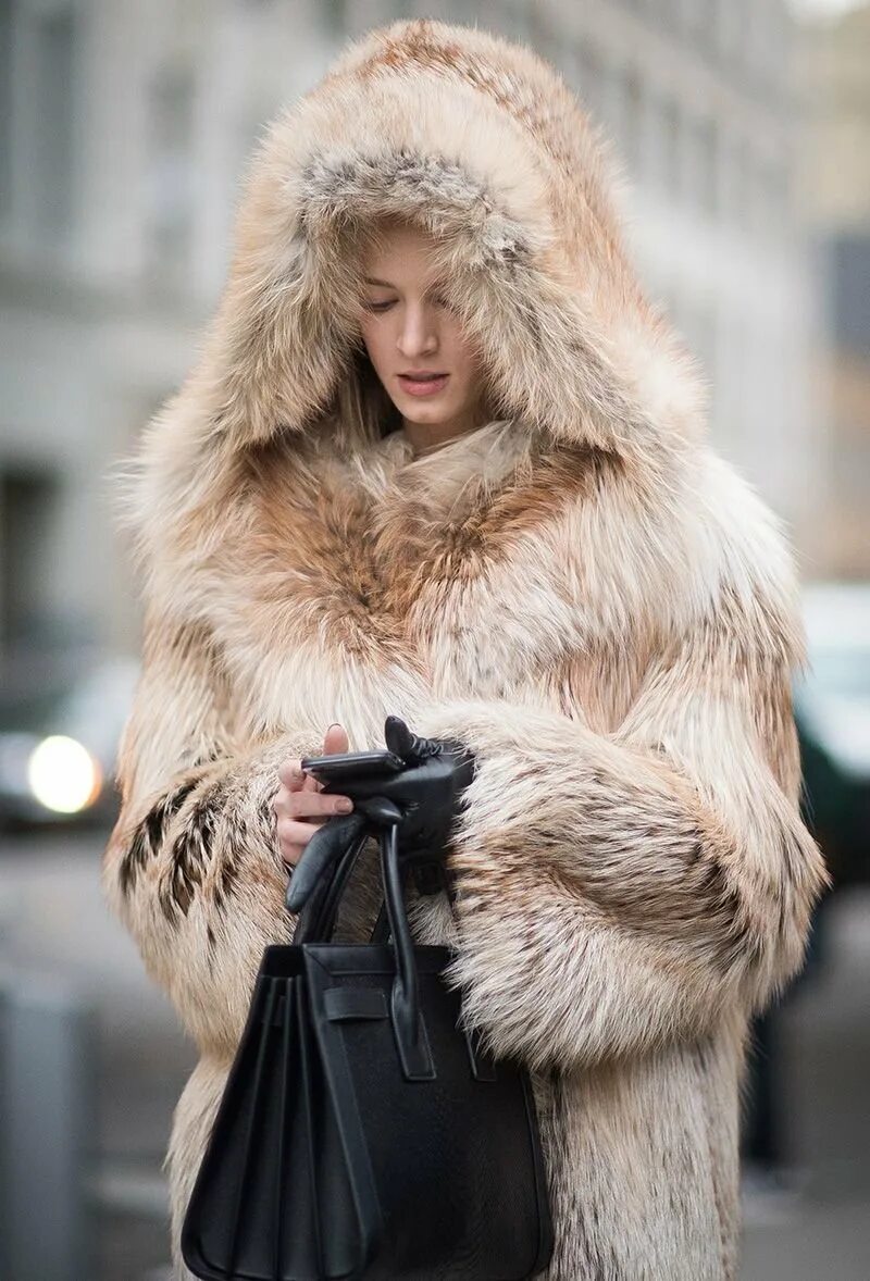 Самая тепла шуба. Шуба коко фашион. шуба лакшари фокс модель2130. silver fox fur coat ariana. натуральный мех.