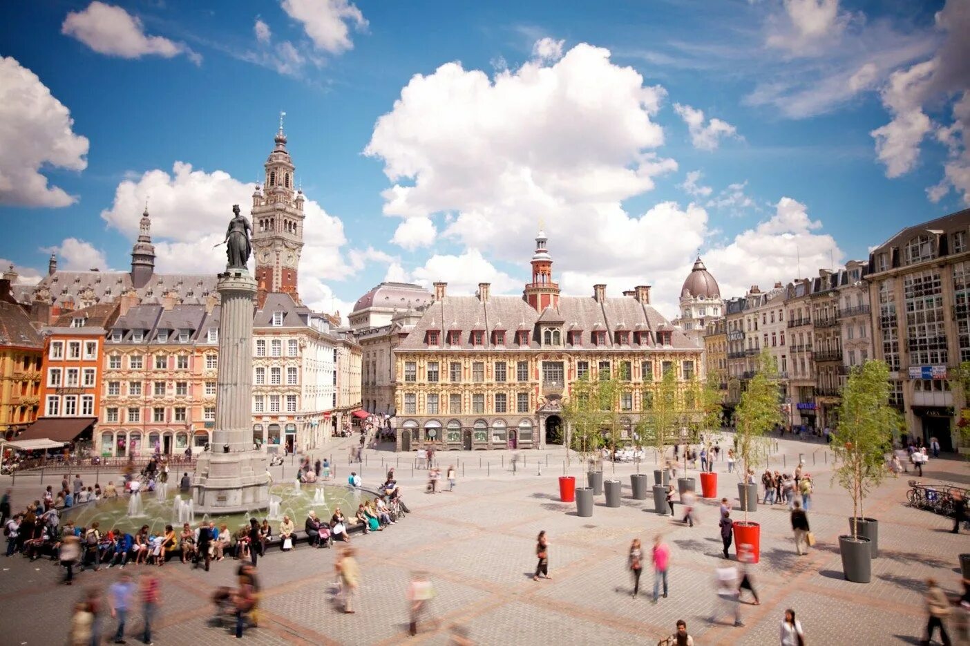 French cities. Лилль Франция. Центральная площадь Лилля Франция. A Lille в Франции. Площадь де Голля Лилль.