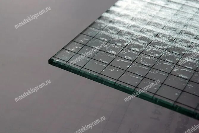 Стекло армированное бесцветное 2550 1605 4 мм. Армированное стекло. Стекло с проволочной сеткой. Армированное стекло. 71001n арм стекло армированное.