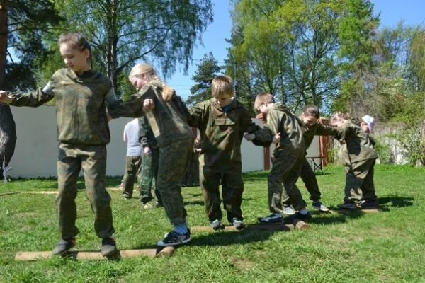 Зарница метание гранат. Зарница полоса препятствий. Зарница (игра). Военно-патриотическая игра в ДОУ.