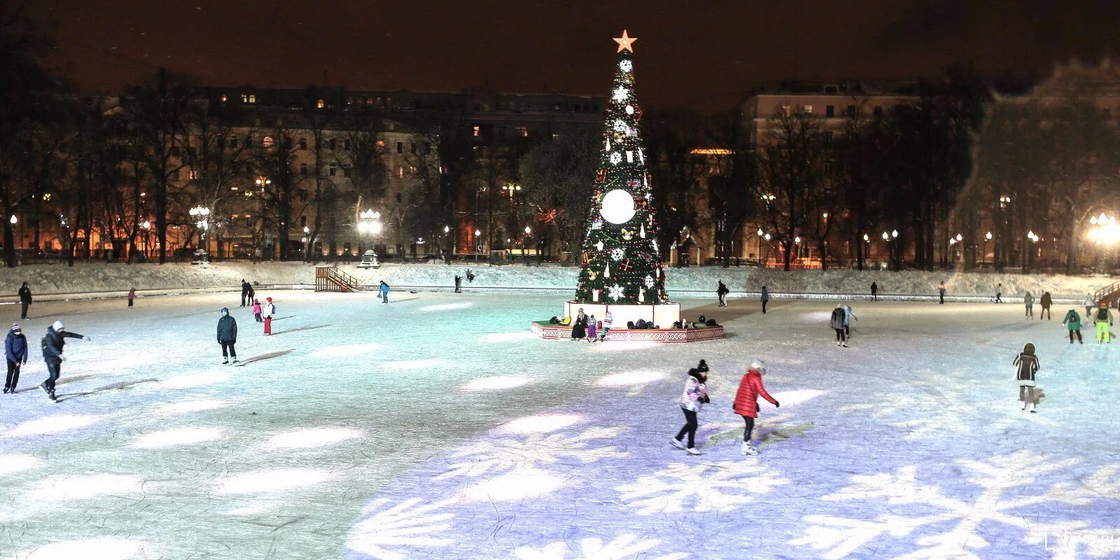 Теплый каток москва. Каток теплый стан московские. Каток теплый стан 2022. Теплый каток москва. Каток зимой.