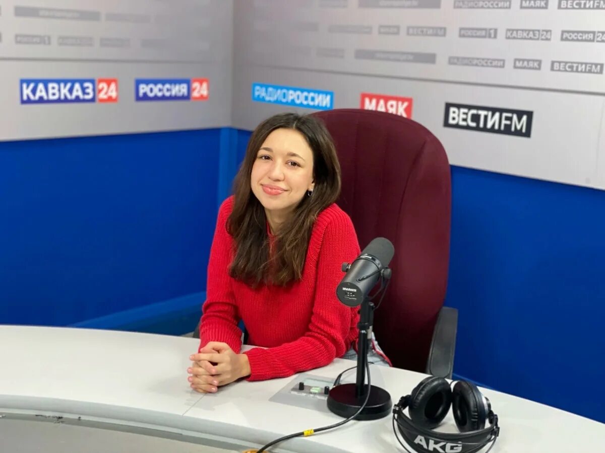 Сайт гтрк ставрополья. Ведущая новостей россия. авторадио ведущие утреннего шоу. гтрк ставрополье. новое радио ведущие утреннего шоу.
