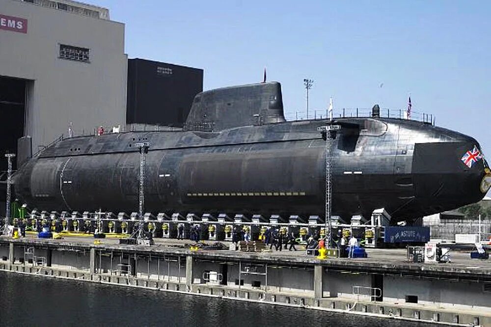 Атомные подводные лодки в мире. Подводная лодка 941 акула. Подводная лодка акула проект 941. HMS astute подводная лодка. АПЛ Астьют.