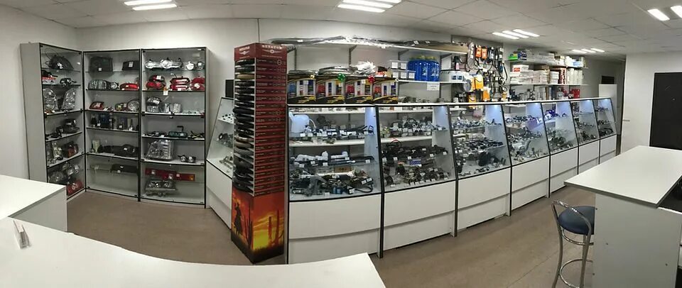 Витрина автомагазина. Днс тверская. Чип и дип тверь. Ул спартака 47 тверь. Магазин автозапчастей тверь.