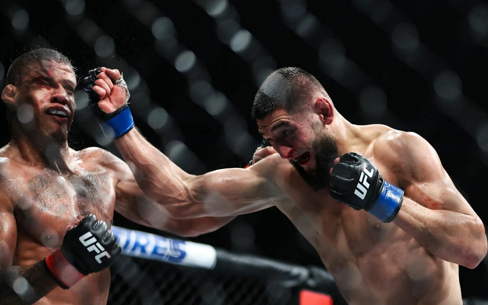 Юфс 2025 видео. Чимаев юфс. хамзат чимаев гилберт бернс бой. ufc 273 чимаев.