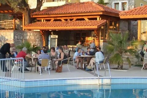 Perdikia hill family hotel