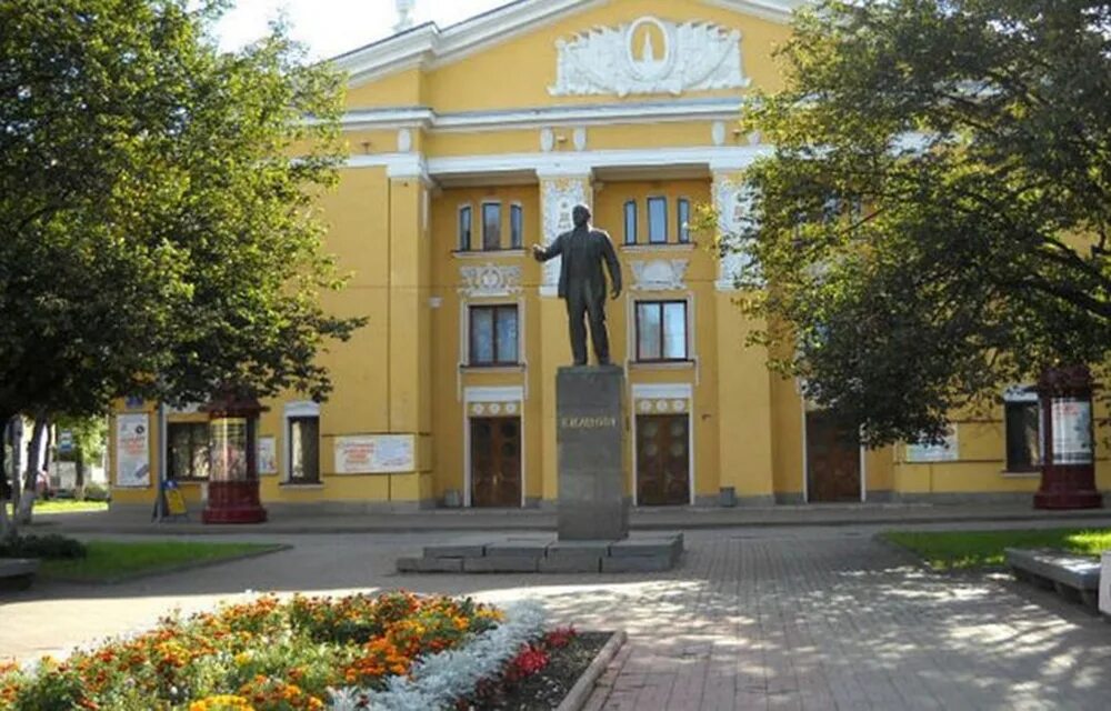 Волхов культура. Волхов культура. Волховский городской дворец культуры. Волхов культура. Дк ваза волхов.