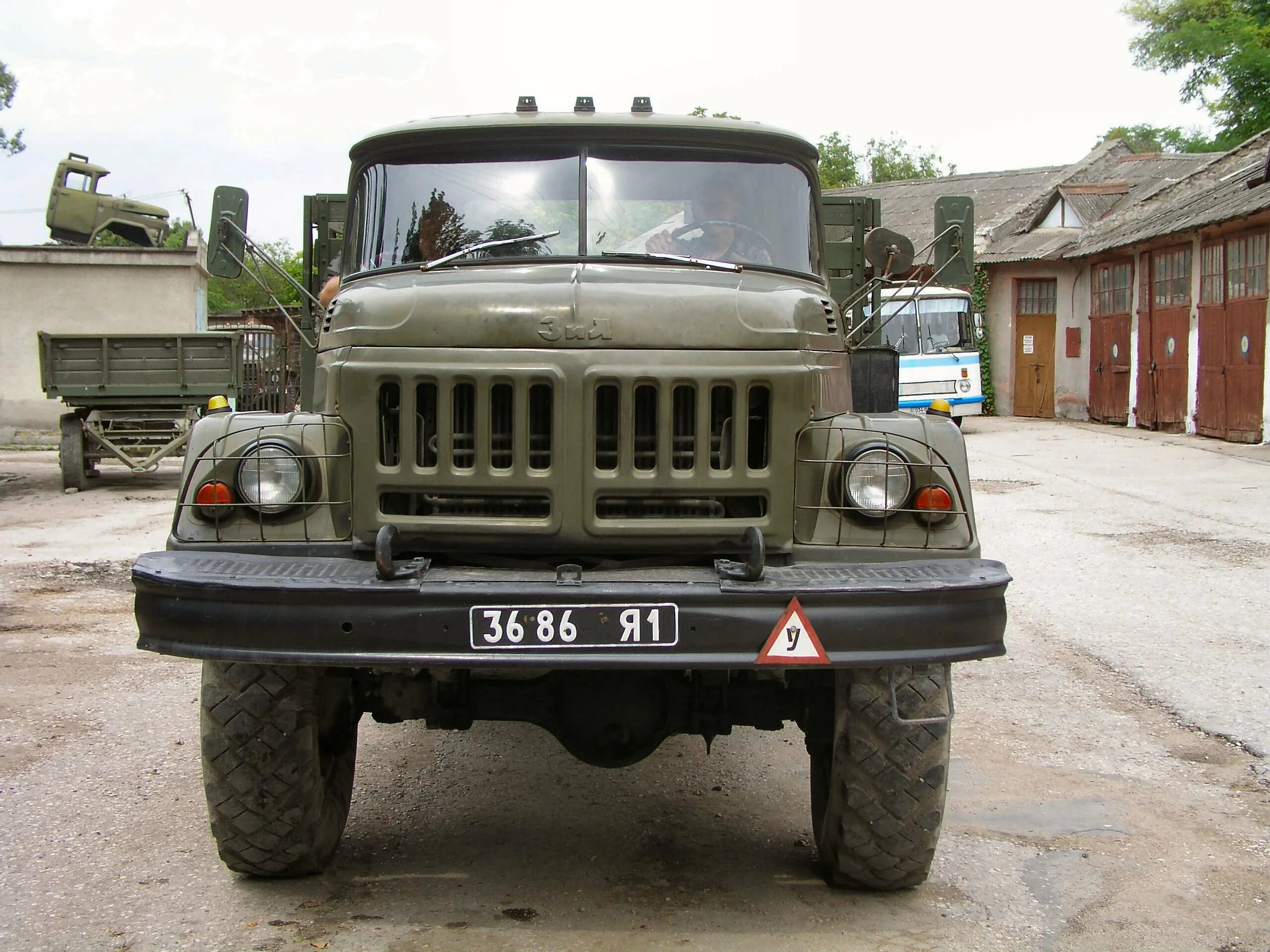 Работа зил 131. ЗИЛ-131. Машина ЗИЛ 131. Военный грузовик ЗИЛ 131. ЗИЛ 131 армейский.