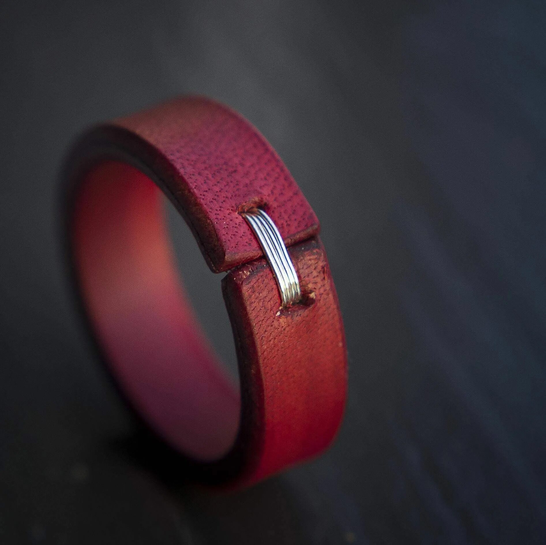 Кожаное кольцо. Кожаное кольцо. Кольцо из кожи. Leather ring. Кожаное кольцо на палец.