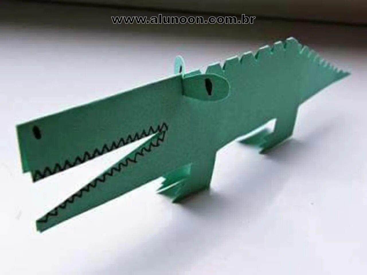 крокодил объемный из бумаги. конструирование крокодил. поделка крокодил. крокодильчик из картона. бумажки крокодил.