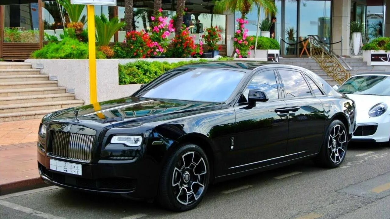 Two rolls. Rolls Royce Ghost 2021 черный. Rolls Royce Ghost 2022 Black. Rolls Royce Ghost Series 2. Роллс Ройс Ghost Black badge.