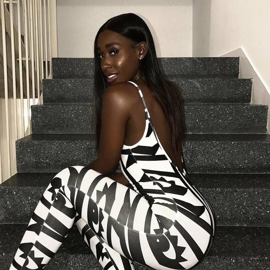 Негритянки большие чулки. Bria myles. Ebony Bria myles. Эбони Кристал Адамс.