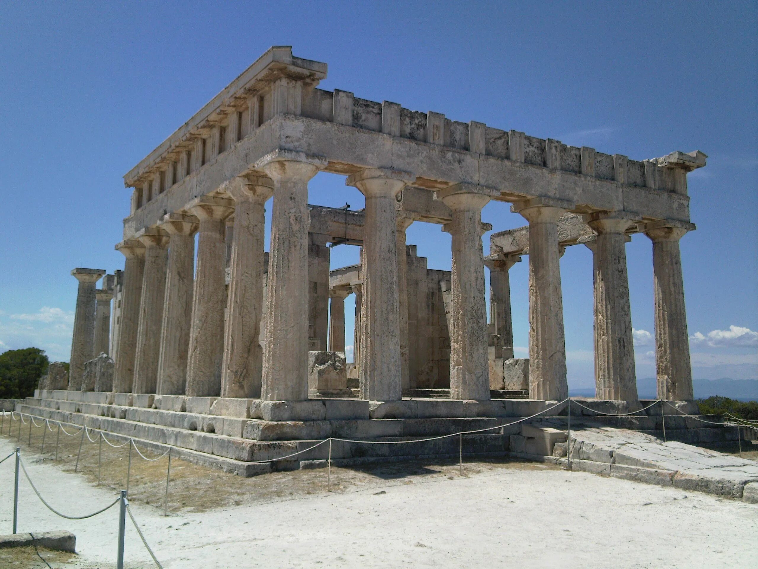 Temple of ares. Храм Афеи на острове Эгина. Храм Афины Афайи. Храм Афины в Эгине. Афины Афайи на острове Эгина.